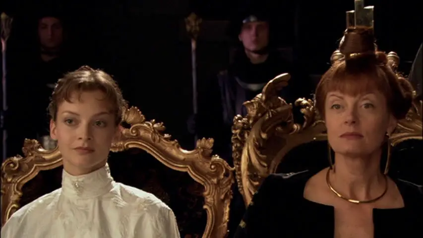 Julie Cox as Princess Irulan and Susan Sarandon as Princess Wensicia in Sci-Fi Channel's 'Children of Dune' TV miniseries.