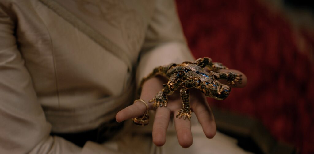 Close-up of Pruwet Richese's toy, in the first episode of HBO's 'Dune: Prophecy' TV series.